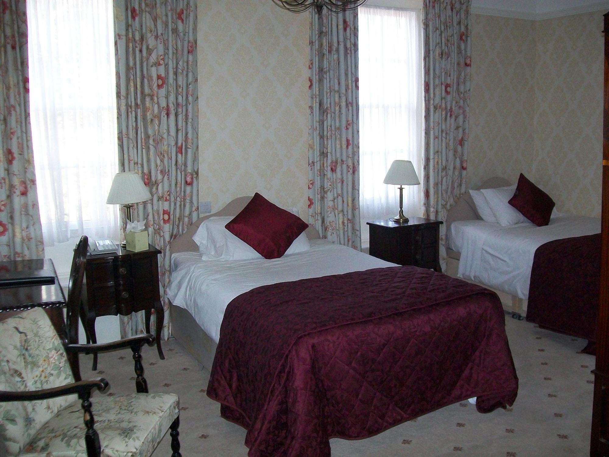 Chapel House Hotel Атърстоун Екстериор снимка