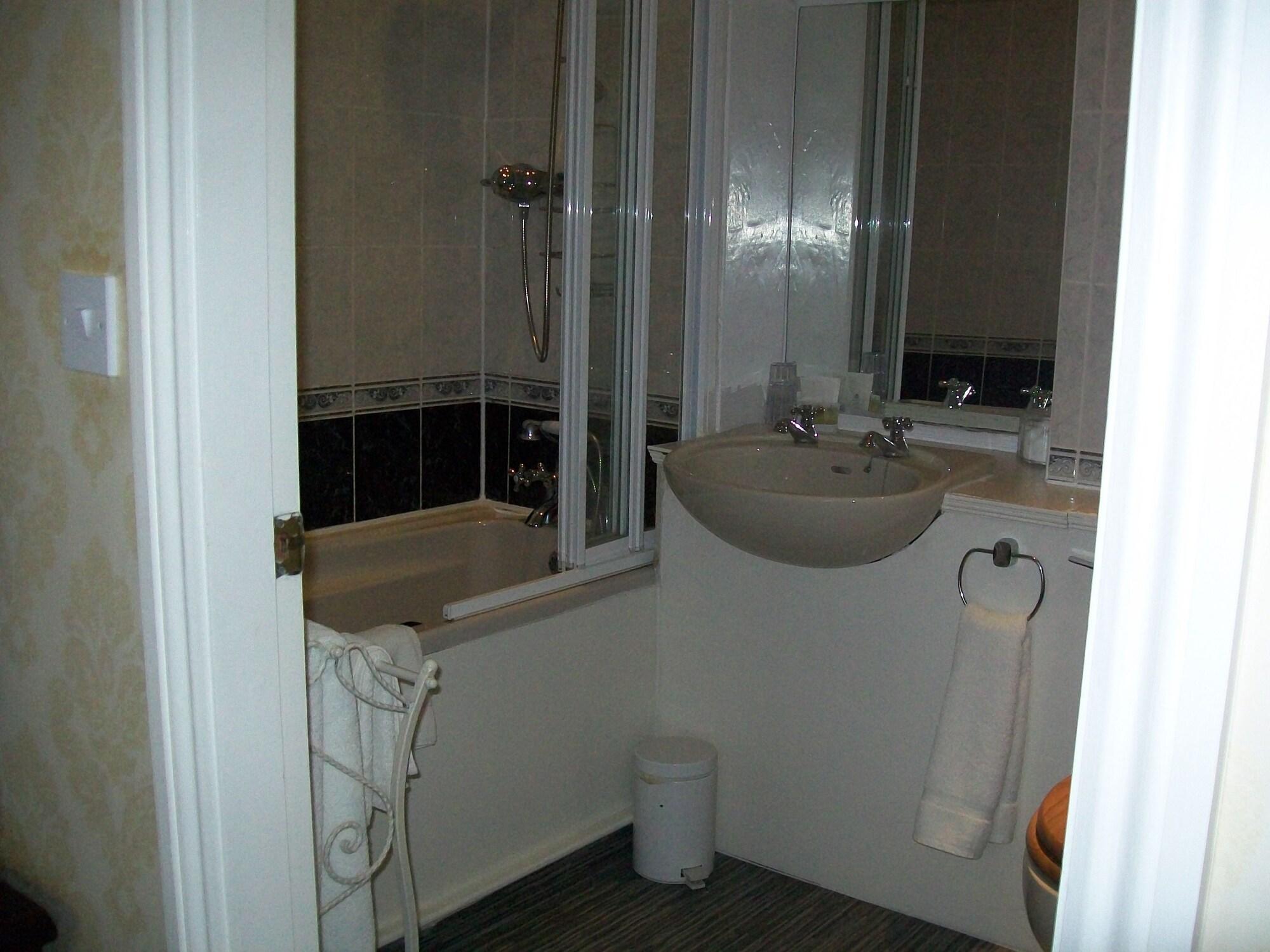 Chapel House Hotel Атърстоун Екстериор снимка