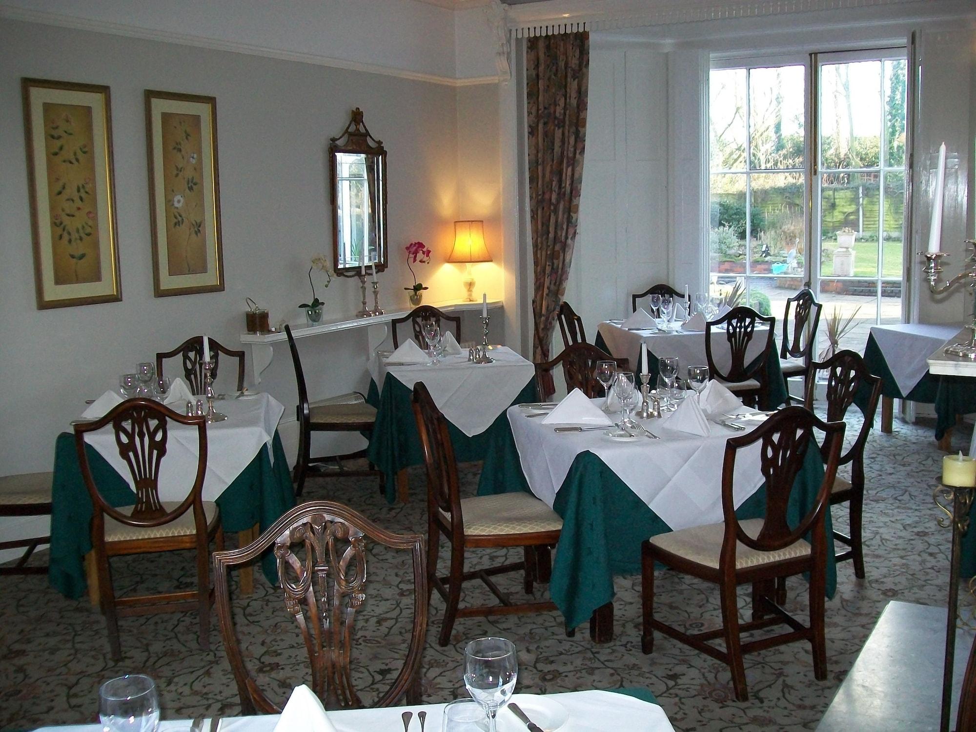 Chapel House Hotel Атърстоун Екстериор снимка
