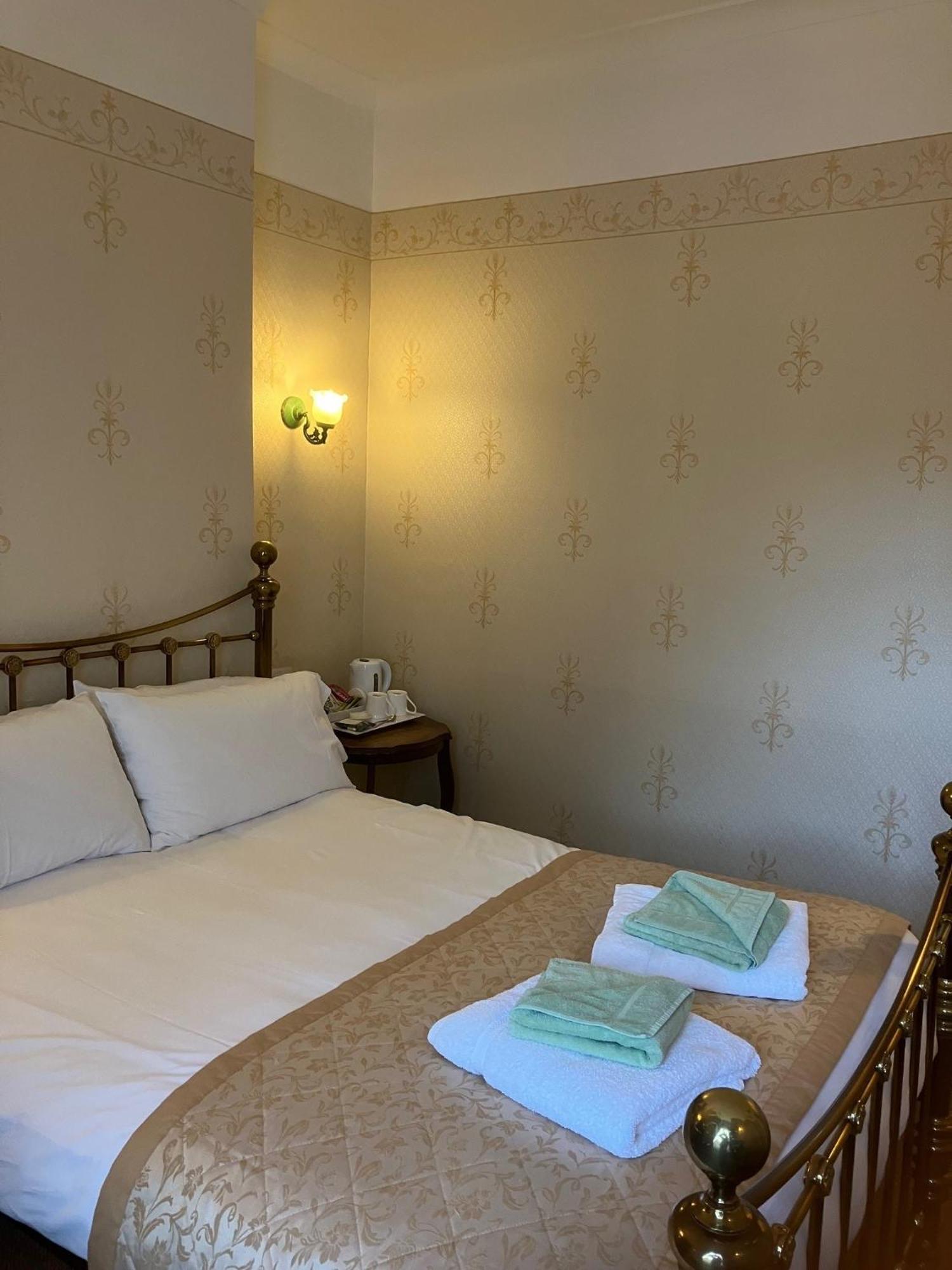 Chapel House Hotel Атърстоун Екстериор снимка