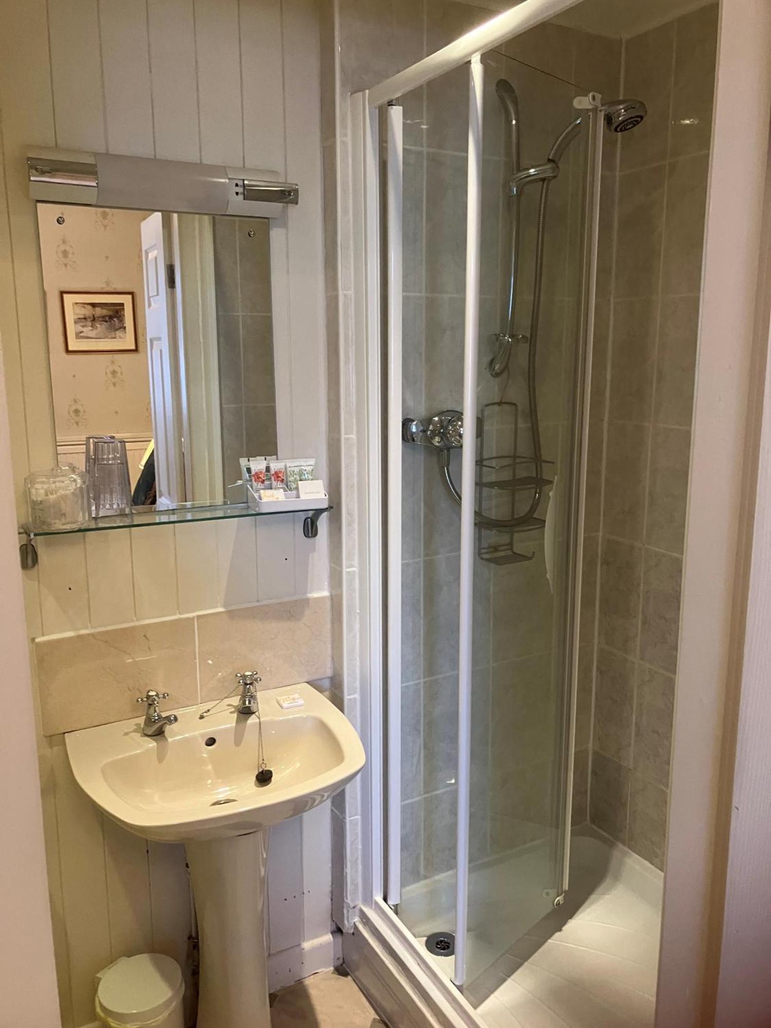 Chapel House Hotel Атърстоун Екстериор снимка