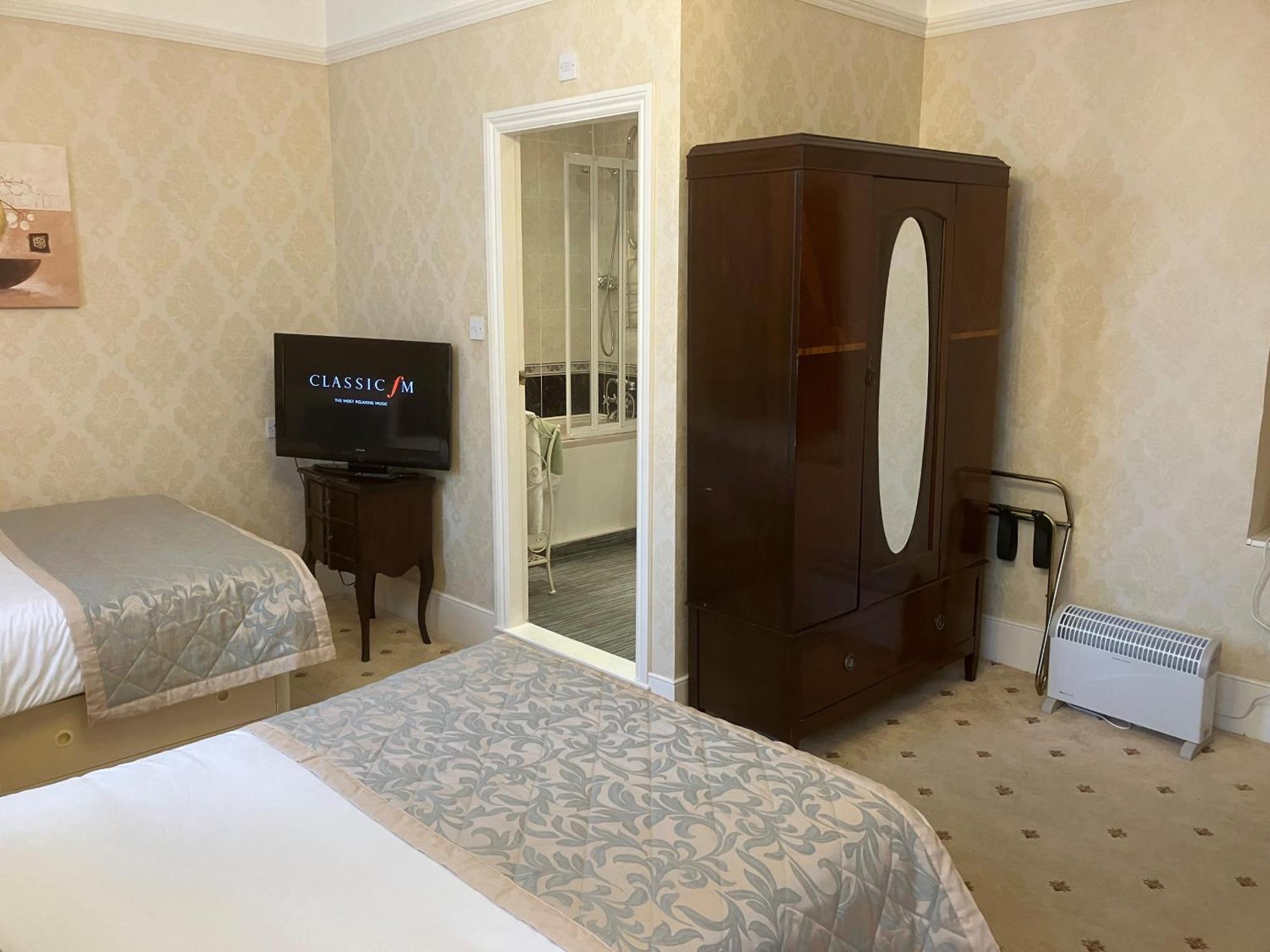 Chapel House Hotel Атърстоун Екстериор снимка