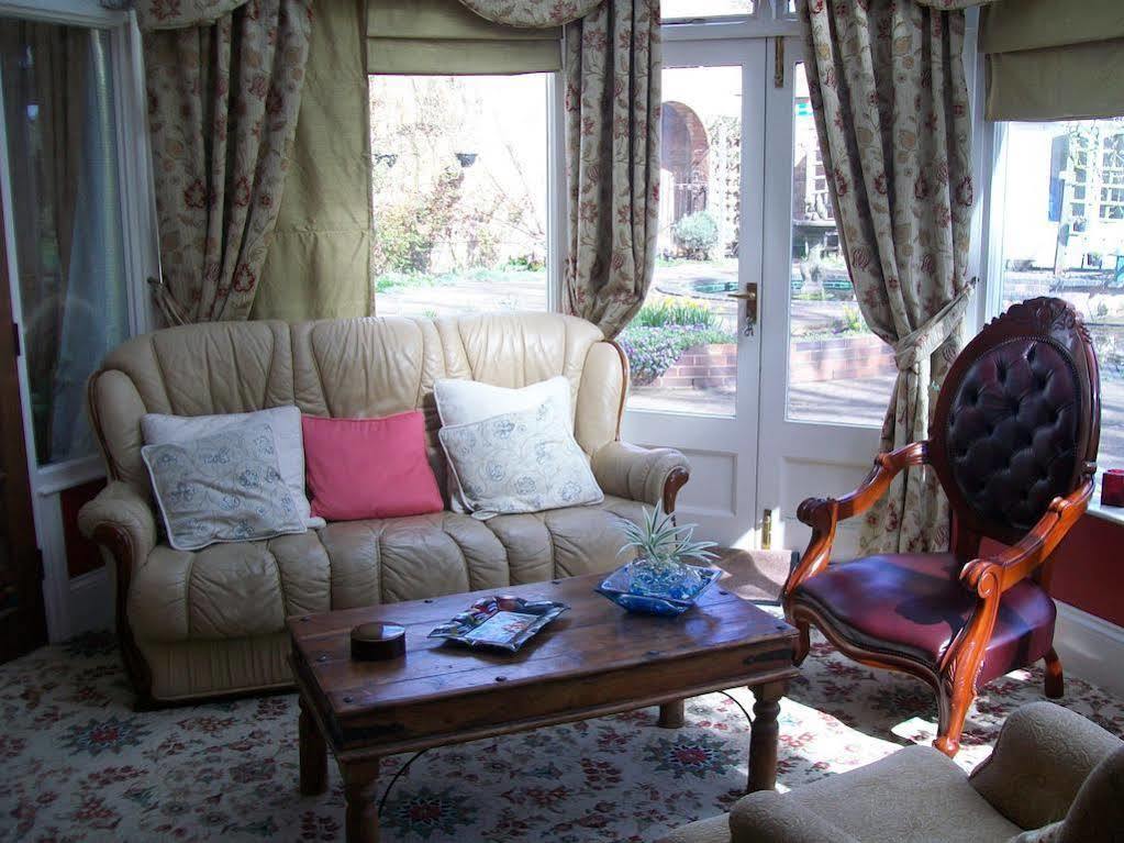 Chapel House Hotel Атърстоун Екстериор снимка